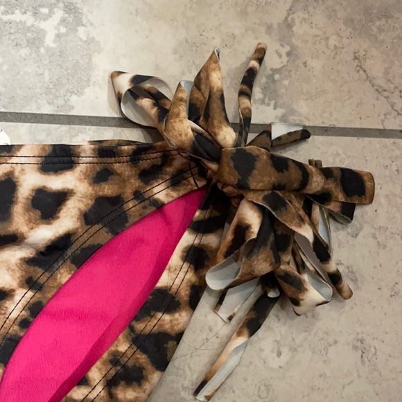 Leopard guess bottom size small ! 🐆 - Picture 5 of 6
